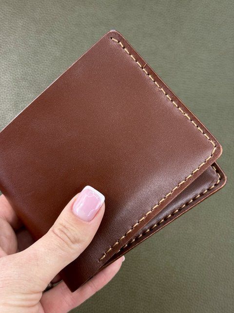 Чоловічий гаманець-біфолд РУЧНОЇ РОБОТИ з натуральної шкіри Sandal коричневий SG004 фото